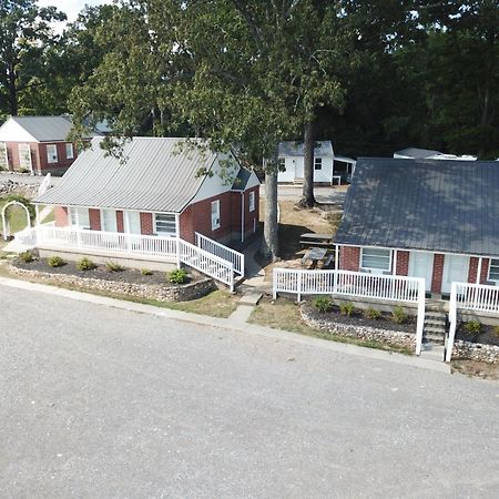 Early American Motel Aurora ภายนอก รูปภาพ