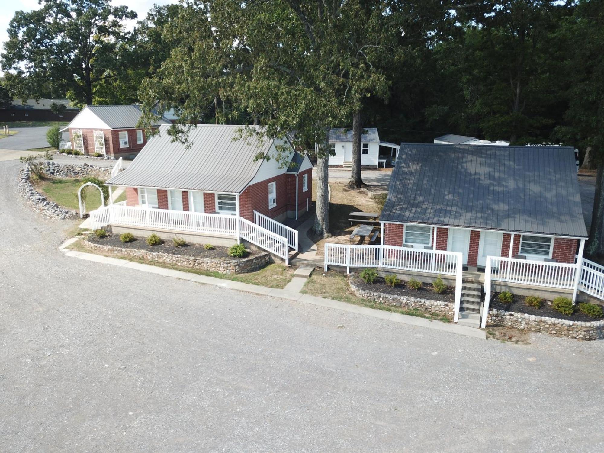 Early American Motel Aurora ภายนอก รูปภาพ