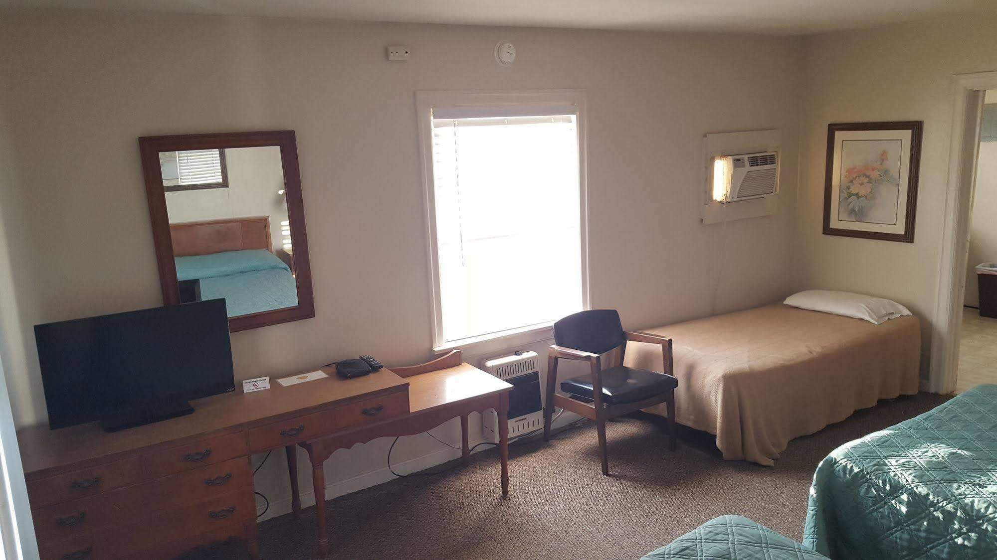 Early American Motel Aurora ภายนอก รูปภาพ